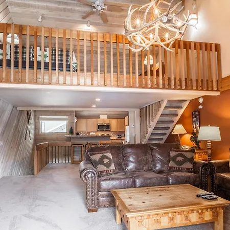 Snowcreek #309 2 Plus Loft, 2 Bathroom Condo Sleeps 8 People With Amazing Mountain Views